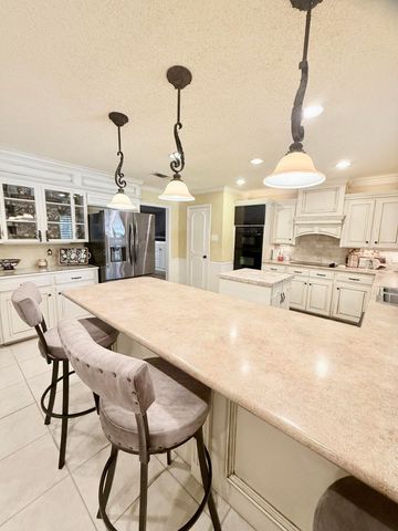 9204 Lynnhaven Avenue, Lubbock, TX 79423