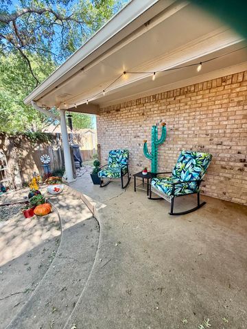 9204 Lynnhaven Avenue, Lubbock, TX 79423