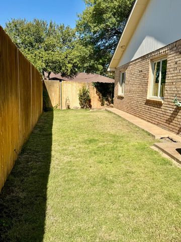 9204 Lynnhaven Avenue, Lubbock, TX 79423