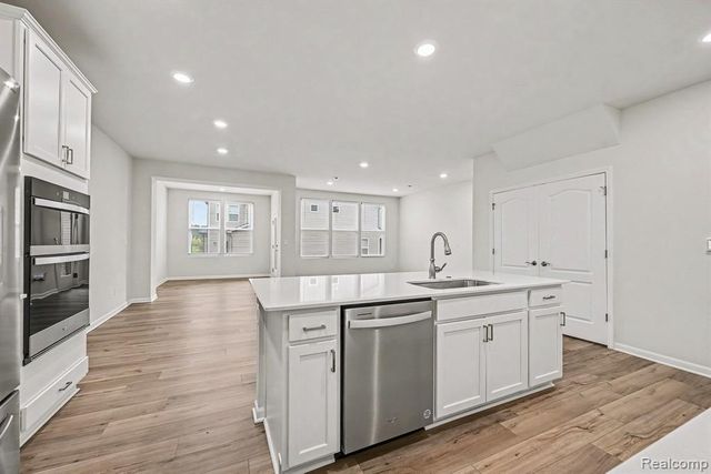 2298 Addison Circle, Commerce Twp, MI 48390