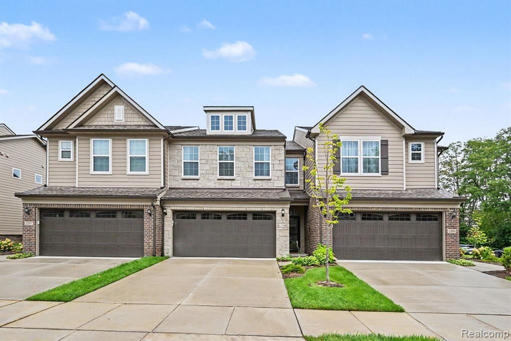 2298 Addison Circle, Commerce Twp, MI 48390
