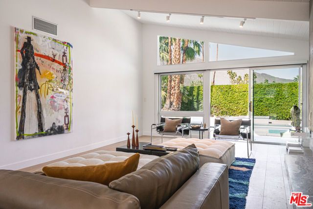 922 E Anza Drive, Palm Springs, CA 92264