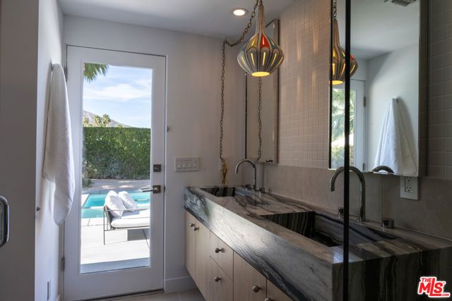 922 E Anza Drive, Palm Springs, CA 92264