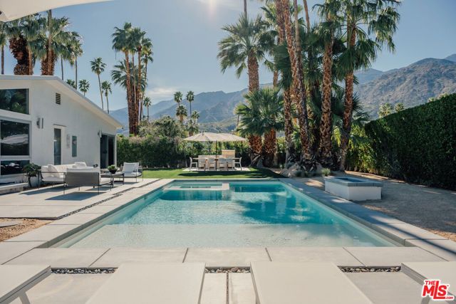 922 E Anza Drive, Palm Springs, CA 92264