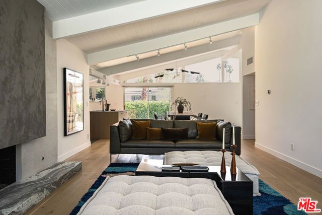 922 E Anza Drive, Palm Springs, CA 92264