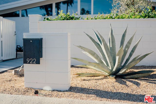 922 E Anza Drive, Palm Springs, CA 92264