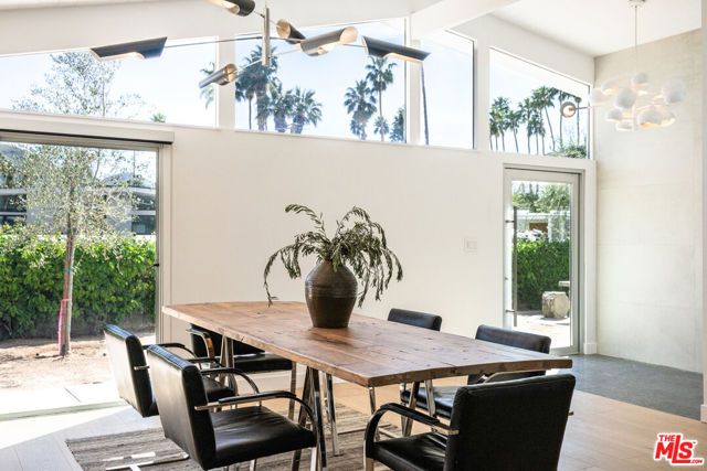 922 E Anza Drive, Palm Springs, CA 92264