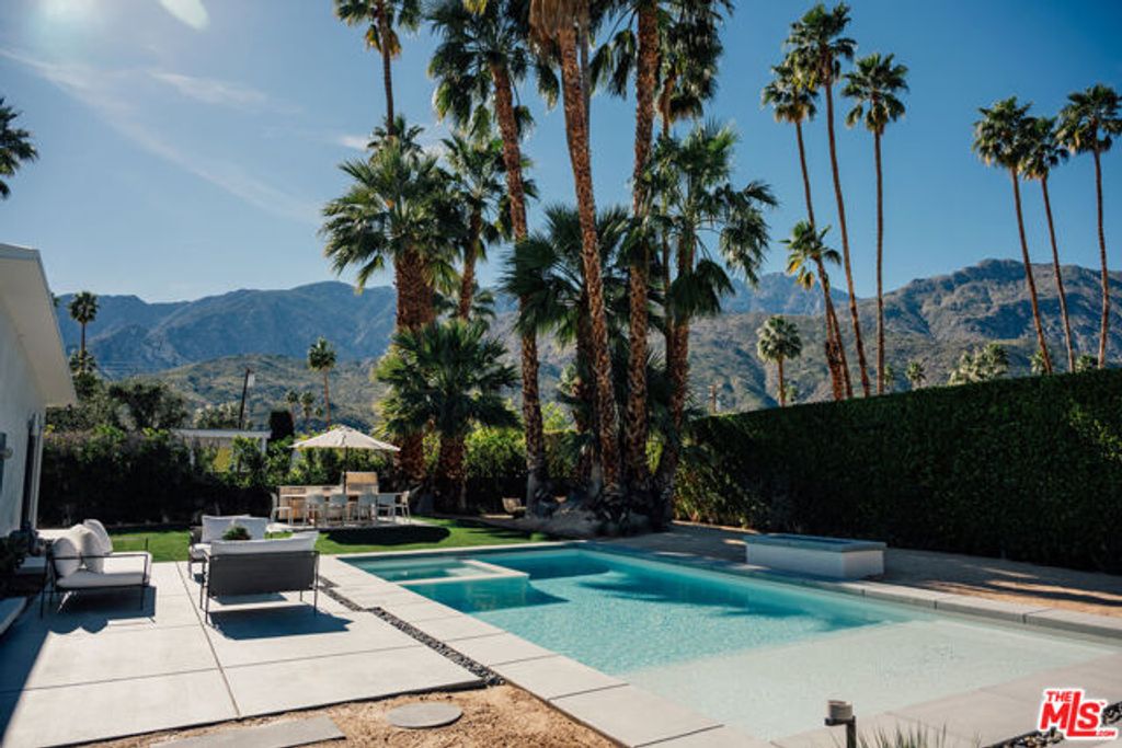 922 E Anza Drive, Palm Springs, CA 92264