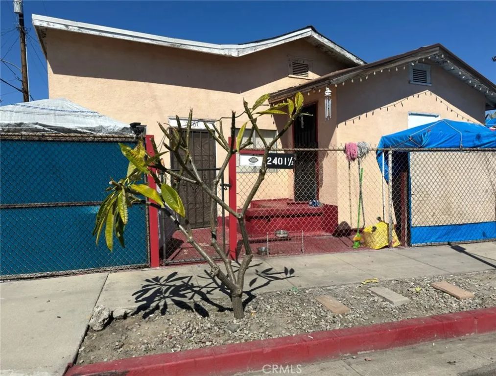 2401 E Hatchway Street, Compton, CA 90222