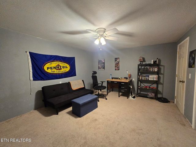 1050 Jane Phillips Rd, Oneida, TN 37841