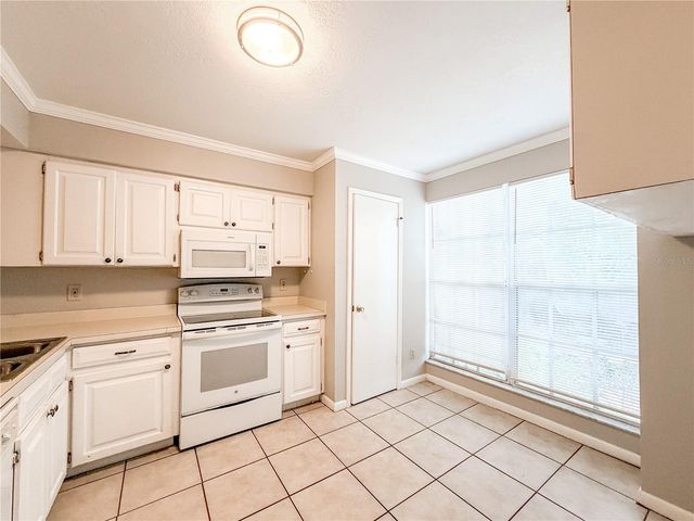 1844 MILL RUN CIRCLE, Tampa, FL 33613