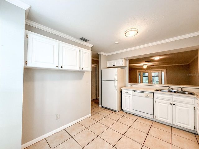 1844 MILL RUN CIRCLE, Tampa, FL 33613