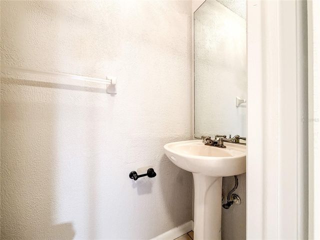 1844 MILL RUN CIRCLE, Tampa, FL 33613