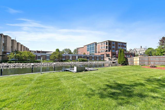 3415 Venice Avenue, Mchenry, IL 60050