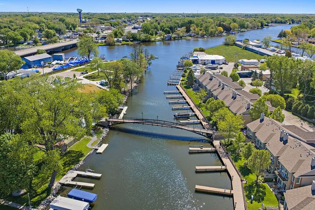 3415 Venice Avenue, Mchenry, IL 60050