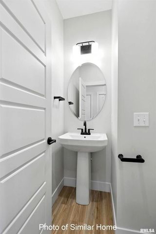 529 N 4TH Avenue, Eldridge, IA 52748