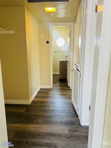 1009 Chapel Drive, Bakersfield, CA 93304