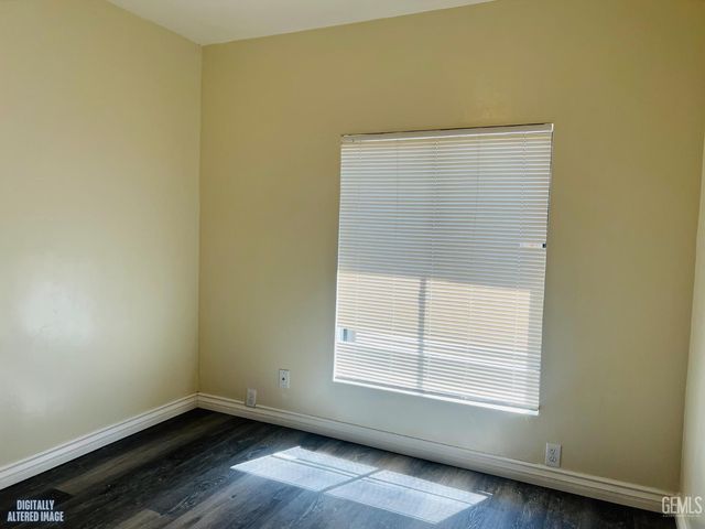 1009 Chapel Drive, Bakersfield, CA 93304