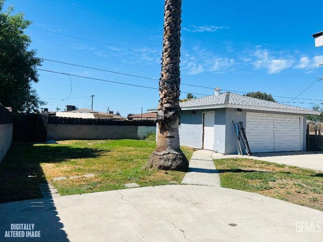 1009 Chapel Drive, Bakersfield, CA 93304