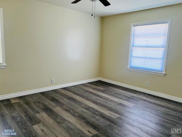 1009 Chapel Drive, Bakersfield, CA 93304