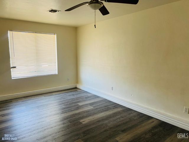 1009 Chapel Drive, Bakersfield, CA 93304