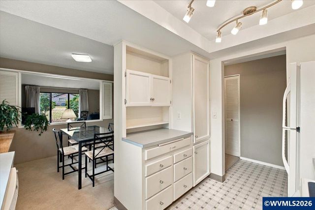 1855 Lexington Cir SE, Salem, OR 97306