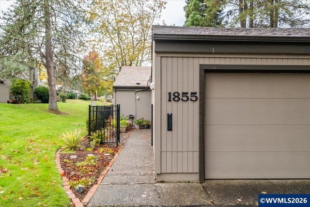 1855 Lexington Cir SE, Salem, OR 97306