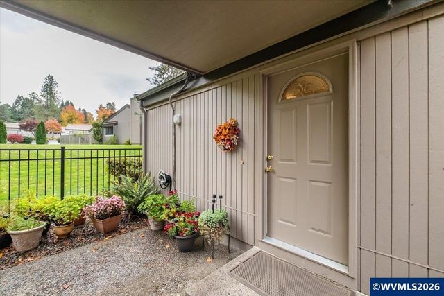 1855 Lexington Cir SE, Salem, OR 97306