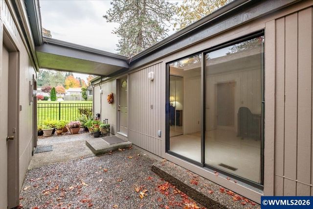 1855 Lexington Cir SE, Salem, OR 97306
