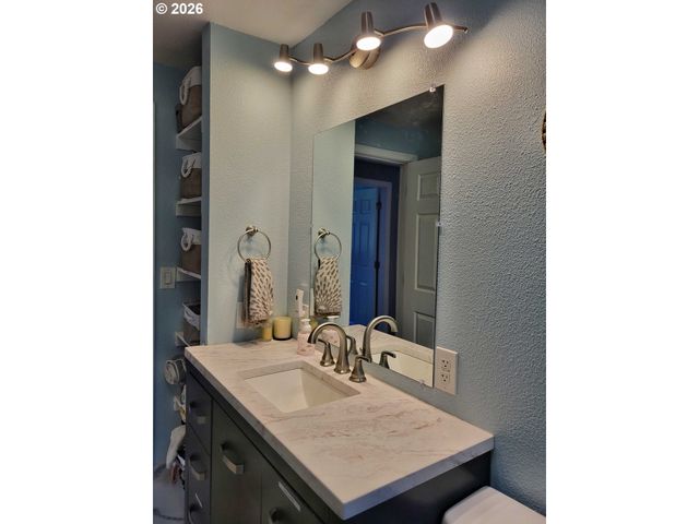 301 WINSTON CREEK Rd, Mossyrock, WA 98564