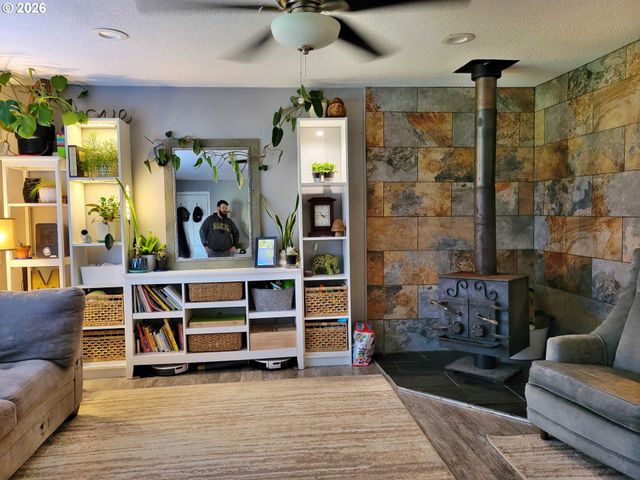 301 WINSTON CREEK Rd, Mossyrock, WA 98564