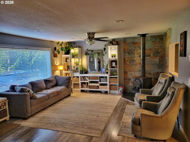 301 WINSTON CREEK Rd, Mossyrock, WA 98564