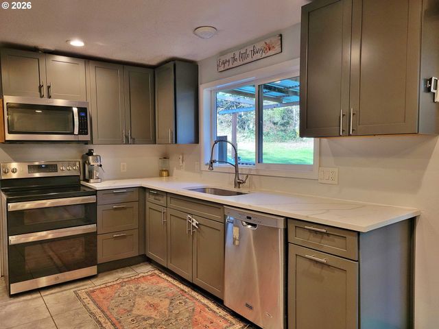 301 WINSTON CREEK Rd, Mossyrock, WA 98564