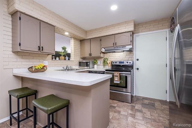 39856 Parklawn Drive, Sterling Heights, MI 48313