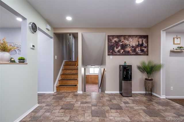 39856 Parklawn Drive, Sterling Heights, MI 48313