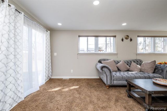 39856 Parklawn Drive, Sterling Heights, MI 48313