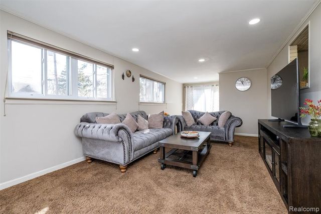 39856 Parklawn Drive, Sterling Heights, MI 48313