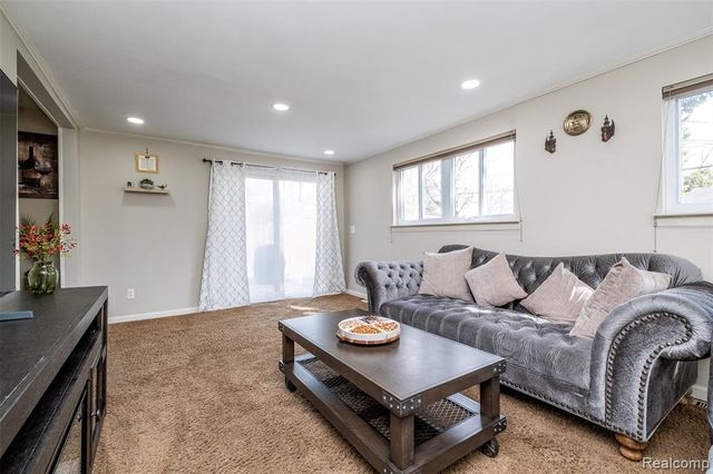 39856 Parklawn Drive, Sterling Heights, MI 48313