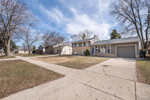 39856 Parklawn Drive, Sterling Heights, MI 48313