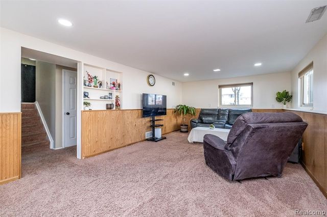 39856 Parklawn Drive, Sterling Heights, MI 48313