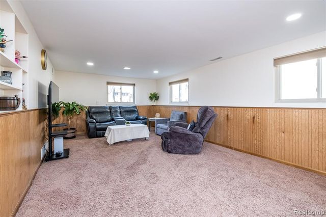 39856 Parklawn Drive, Sterling Heights, MI 48313