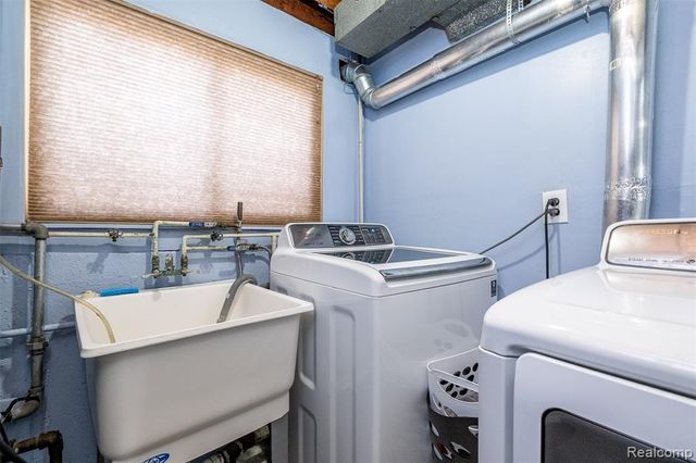 39856 Parklawn Drive, Sterling Heights, MI 48313