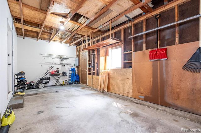 39856 Parklawn Drive, Sterling Heights, MI 48313