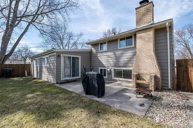 39856 Parklawn Drive, Sterling Heights, MI 48313