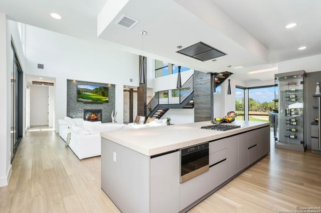 211 Wellesley Hill, Shavano Park, TX 78231