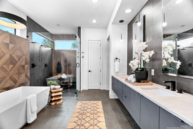 211 Wellesley Hill, Shavano Park, TX 78231