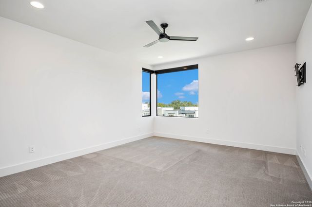 211 Wellesley Hill, Shavano Park, TX 78231