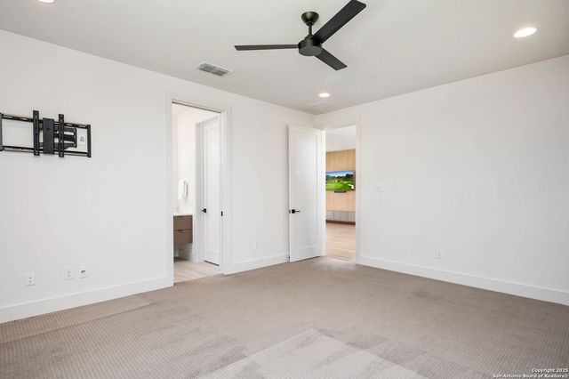 211 Wellesley Hill, Shavano Park, TX 78231