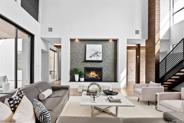 211 Wellesley Hill, Shavano Park, TX 78231