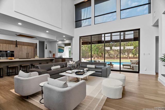 211 Wellesley Hill, Shavano Park, TX 78231